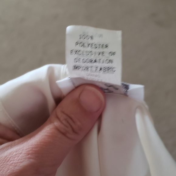 M Shimmery, Soft, and slinky Scoopneck cami - Picture 6 of 7